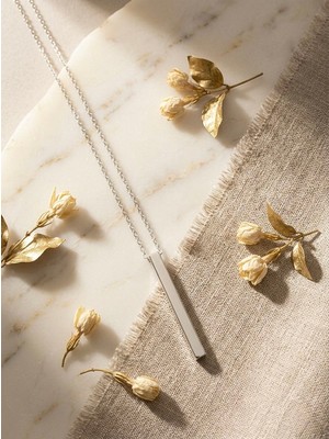 Meneva Aksesuar Minimalist Gümüş Rengi Çubuk Bar Kolye