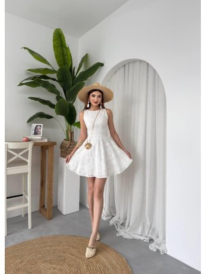 Nils Butik Beyaz Fisto Nakışlı Mini Elbise-Mezuniyet