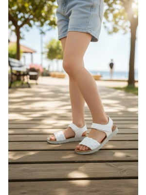 Enoch El Örgüsü Görünümlü Geçmeli Bantlı Klasik Kız Çocuk Sandalet