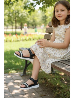 Enoch Işıltılı Tek Bantlı ve Dokulu Yüzeyli Modern Çocuk Sandalet