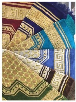 Tusebu Kadife Işlemeli Seccade – Karışık Renkler, Yumuşak Dokulu, Hediyelik 5 Adet