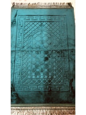 Düz Sade Peluş Seccade