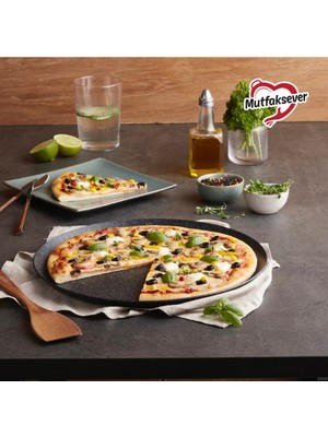 Sağlıklı ve Şık Gri Seramik Pizza Tava, Pratik Kullanım ve Mükemmel Sonuçlar