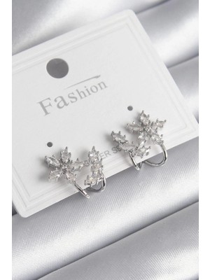 MiraLive Pirinç Gümüş Renk Zirkon Taşlı Çiçek Model Kadın Küpe - TJ-BKP9740