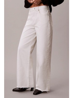 Calvin Klein Kadın Geniş Paça Kesik Uçlu Jean Pantolon - Beyaz