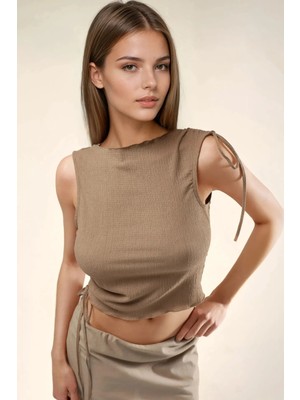 Hiccup Kadınlar Drapeli Detaylı Dokulu Kayık Yaka Crop Top Deve Kahvesi