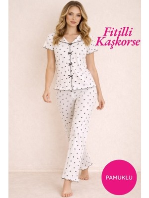 Çağrı Homewear Kadın Siyah Kalp Desenli Fiyonk Detay Kayık Yaka Düğmesiz Fitilli Kaşkorse Kumaş Pamuklu Kısa Kol Pijama Takımı