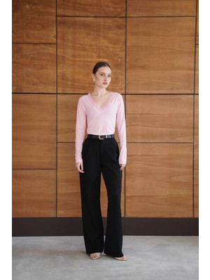 Cemo Kadın V Yaka Dantel Yaka Detaylı Uzun Kollu Fit Bluz