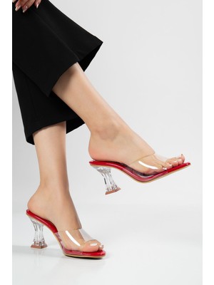 Budi S-619 Kırmızı Rugan Şeffaf Bantlı Şeffaf Topuklu Yuvarlak Burunlu Kadın Terlik