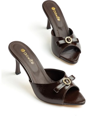 Dilimler Ayakkabı Kadın Ince Topuklu Terlik Kahverengi Parlak Cilt Yüzlü Fiyonklu