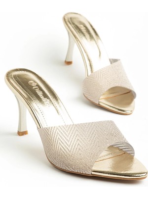 Dilimler Ayakkabı Kadın Ince Topuklu Terlik Gold Yan Yüzlü Şeffaf Üzeri Simli