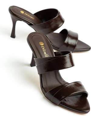 Dilimler Ayakkabı Kadın Ince Topuklu Terlik Kahverengi Iki Bantlı Parlak Cilt