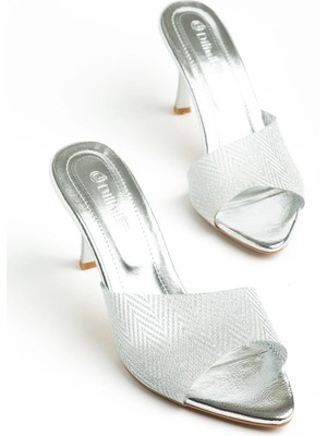 Dilimler Ayakkabı Kadın Ince Topuklu Terlik Gümüş Yan Yüzlü Şeffaf Üzeri Simli