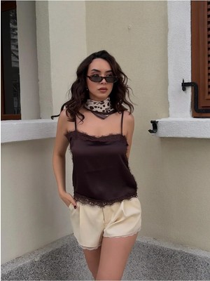 Minaaise Dantel Detaylı Askılı Saten Kahverengi Kısa Kadın Bluz 31014