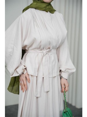 Neşeli Butik Kadın Bej Piliseli Kuşak Detaylı Ikili Tesettür Takım NBVQ3137