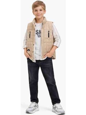 Vitrin Life Erkek Çocuk 4 Parça Kombin – Şişme Yelek, Gömlek, Baskılı Tişört ve Kot Pantolon