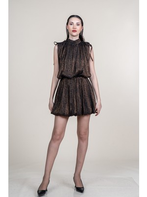 MissVina Dik Yaka Beli Lastikli Omuzları Büzgü Detaylı Desenli Floş 50364