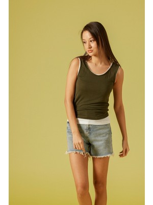 Nisan Triko Kontrast Biye Detaylı T-Shırt