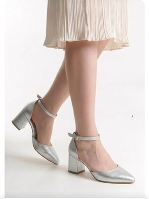 Henne Kadın Topuklu Ayakkabı Karnıyarık Modeli Topuk Boyu 7cm