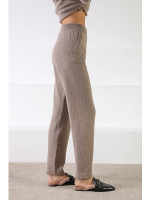 Ferraro Vizon Yüksek Bel Cepli Düz Paça Kaşmirli Kadın Triko Pantolon