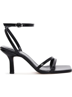 Derimod Kadın Siyah Bilekten Bantlı Topuklu Sandalet 26SFE390018