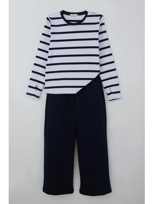 Breeze Kız Çocuk Pantolonlu Takım Parmak Geçmeli Arma Detaylı 8-14 Yaş, Lacivert