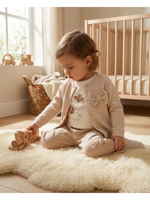 Babyrose Bayramlık Kız Çocuk Hırkalı 3’lü Takım – Bej Taş Detaylı Hırka, Bluz ve Pantolon Şık Çocuk Kombini