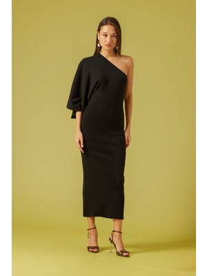 Nisan Triko Tek Omuz Triko Elbise