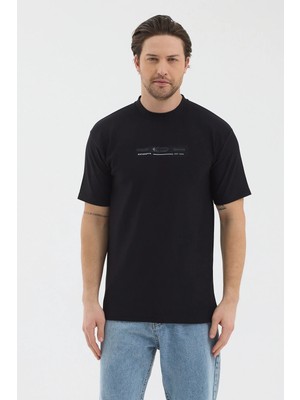 Werroni Erkek Siyah Renk Jakarlı Kumaş Baskılı Slim Fit T-Shirt