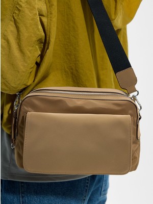 Parfois Kadın Kapaklı Teknik Kumaş Çapraz Askılı Çanta