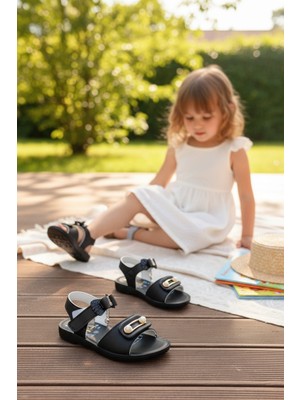 Enoch Inci Süslemeli Metal Tokalı ve Pullu Fiyonk Detaylı Şık Kız Çocuk Sandalet