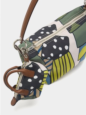 Parfois Kadın Teknik Kumaş Baskılı ve Charm'lı Omuz Çantası