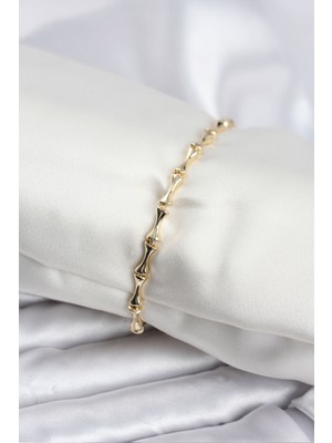 Hopinip Pirinç Gold Renk Vıp Seri Ince Kemik Model Zirkon Taşlı Kadın Bileklik - Lisinya