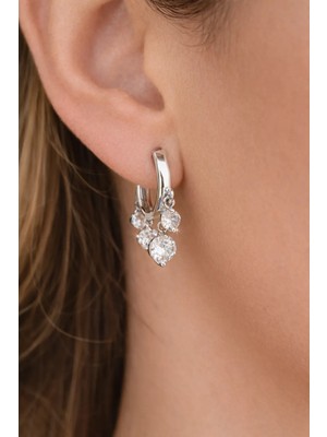 Sacce Scarves & Accessories Zirkon Taşlı Sallantılı Mini Halka Küpe – Minimal Işıltılı Kadın Küpe