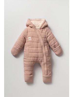 Magu Kız Bebek Pudra Kapitone Kapüşonlu Tulum – Fermuarlı, Cepli ve Dolgulu Model