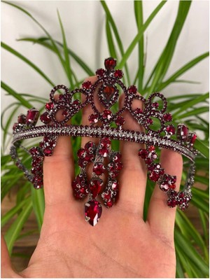 Özbience Bordo Kristal Taşlı Gelin Tacı, Şıklık ve Zarafetin Simgesi