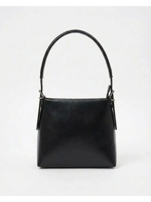 Heybe Shop Kadın Pürüzsüz Deri Sade ve Zarif Askılı Baget Çanta