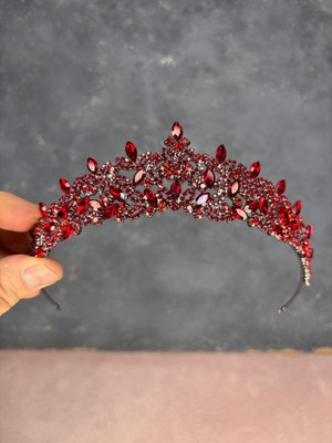 Özbience Şık ve Zarif Kına Tacı, Görkemli ve Unutulmaz Anlar Için Tasarlandı