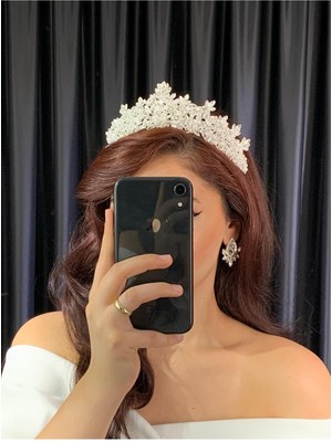 Özbience Şık ve Zarif Gelin, Nişan ve Kına Töreni Için Mükemmel Aksesuar