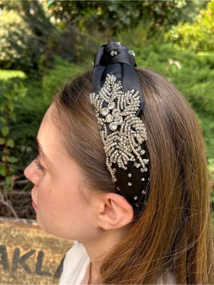 Özbience El Işlemeli Siyah Kadın Saç Tacı, Şık ve Zarif Tasarım