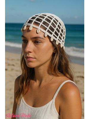 Özbience Rahat ve Şık Örgü File Şapka, Deniz Kabuğu Detaylarıyla Tarzınıza Güzellik Katın
