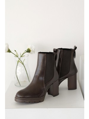 Meral Özgenç Kalın Topuklu Bot
