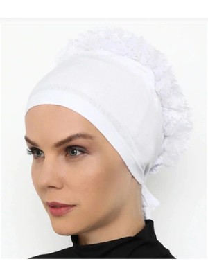 Feronis Tesettür Kadın Beyaz Fırfırlı Topuz Bone