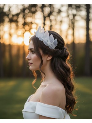 Özbience Sade ve Şık Beyaz Tül Gelin Tacı, Zarif Tasarım, Özel Gün Aksesuarı