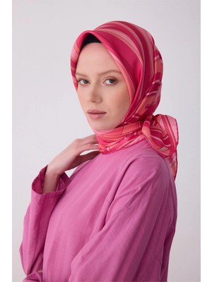 Belli Geometrik Desen Tivil Ipek Eşarp 4311D E26YA4311D01-81