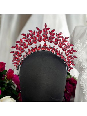 Özbience Şık ve Parıltılı Gelin Tacı ile Kına, Nişan ve Söz Kutlamaları