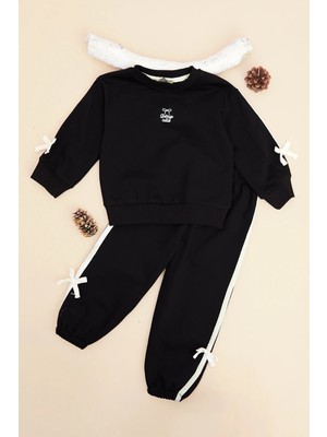 FullaModa Yazı Nakışlı Şeritli Fiyonk Detaylı Kız Çocuk Takım