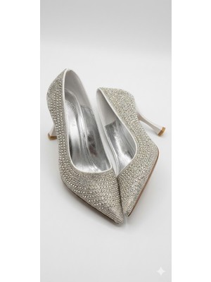 Kindep Tari Damla Taş Detaylı Topuklu Kadın Ayakkabı Beyaz