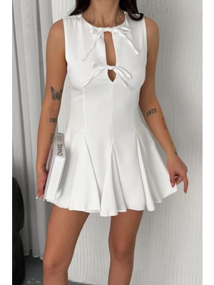 Hiccup Kadın Janes Fiyonk Detaylı Yuvarlak Yaka Mini Elbise Beyaz