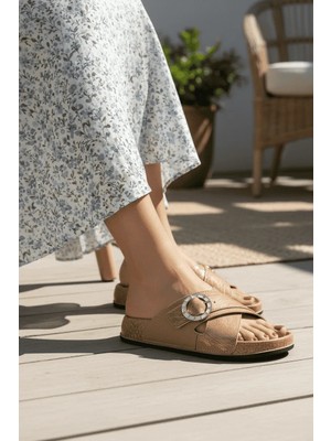 Perla Gold Aksesuar Detaylı  Tokalı Ortopedik Taban Kadın Terlik